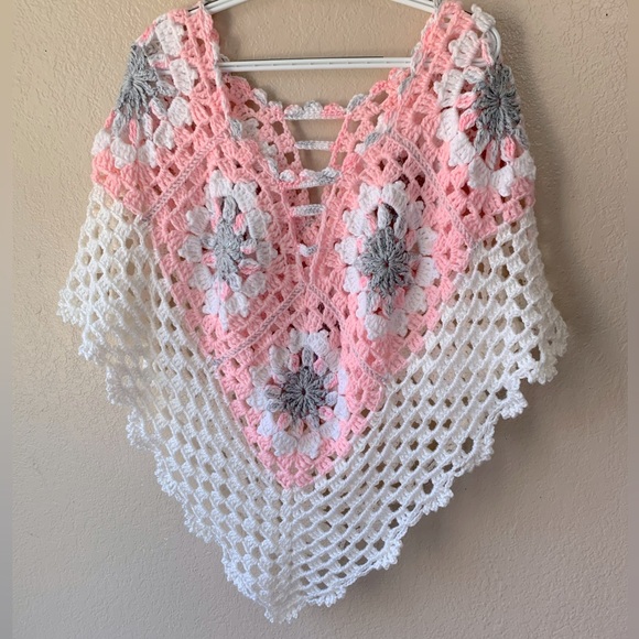 Vintage Hand Crochet Granny Square Pink White Gray Cottagecore Poncho - Picture 1 of 6